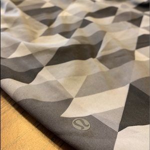 LuLu Lemon Athletica Shorts